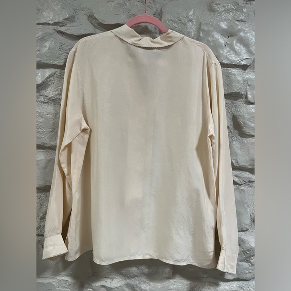 Large vintage silk cream blouse - Picture 7 of 7